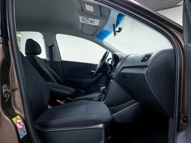 Volkswagen Polo, V Рестайлинг — фото 15