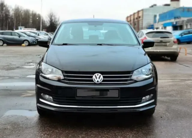 Volkswagen Polo, V Рестайлинг — фото 1