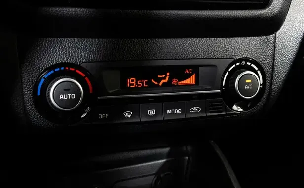 Kia Rio, III Рестайлинг — фото 9