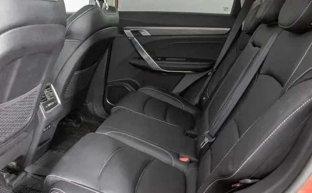 Geely Atlas Pro — фото 8