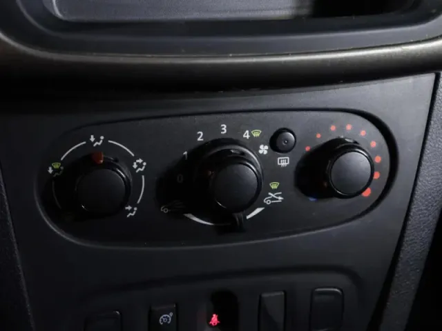 Renault Sandero, II — фото 16