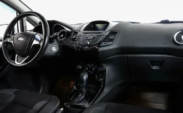 Ford Fiesta, Mk6 Рестайлинг — фото 8