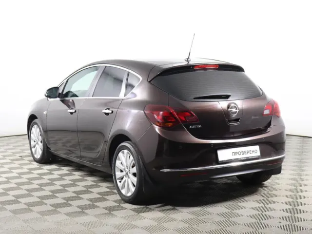 Opel Astra — фото 8