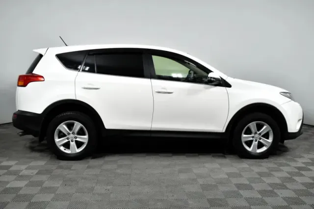 Toyota RAV4, IV (XA40) — фото 4