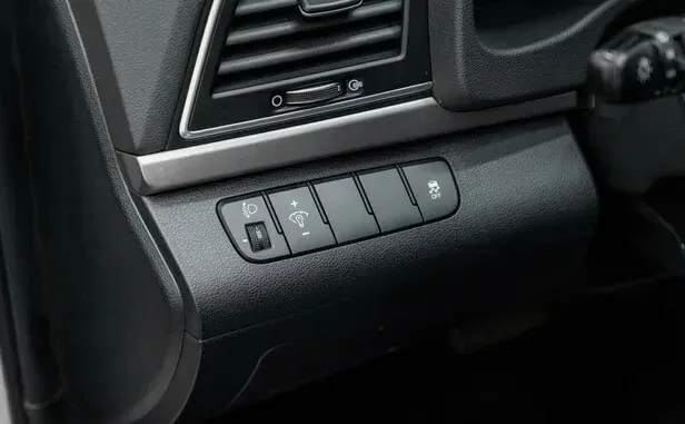 Hyundai Elantra, VI (AD) — фото 16