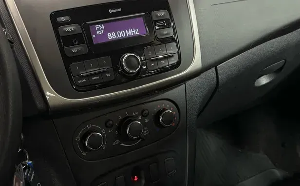Renault Sandero, II Рестайлинг — фото 8