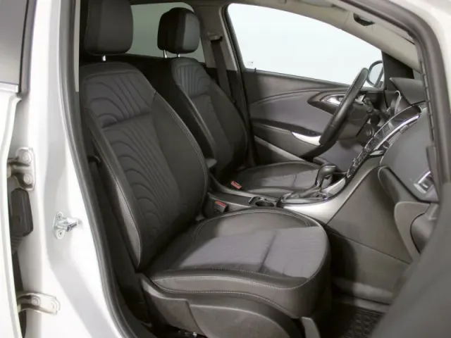 Opel Astra, J Рестайлинг — фото 8