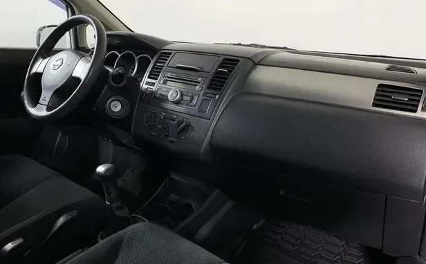 Nissan Tiida, I Рестайлинг — фото 5