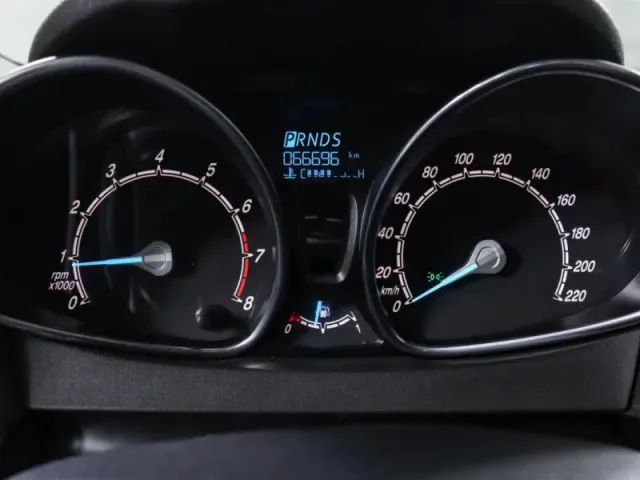 Ford Fiesta, Mk6 Рестайлинг — фото 10