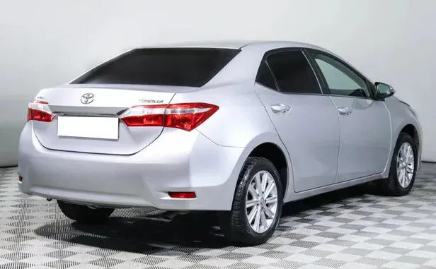 Toyota Corolla, XI (E160, E170, E180) — фото 2