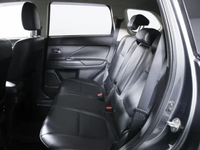 Mitsubishi Outlander, III — фото 11