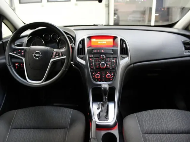 Opel Astra, J Рестайлинг — фото 8