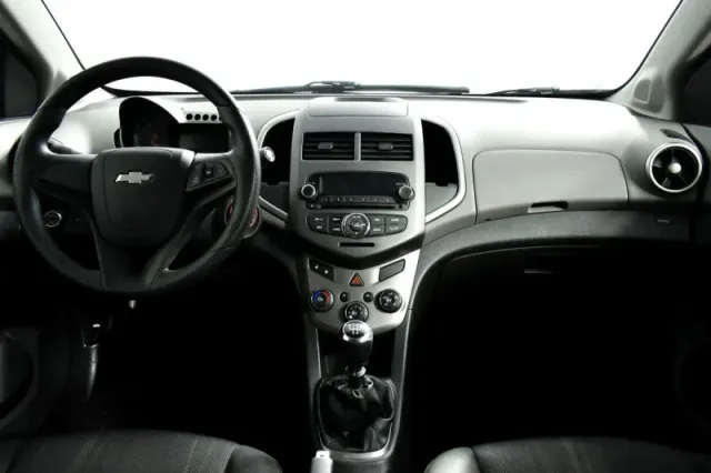 Chevrolet Aveo, II — фото 11
