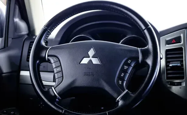 Mitsubishi Pajero, IV Рестайлинг 2 — фото 11