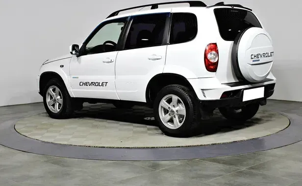 Chevrolet Niva, I Рестайлинг — фото 4