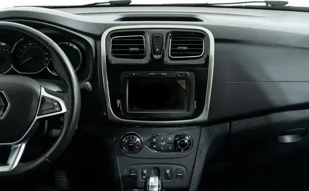 Renault Logan, II Рестайлинг — фото 9