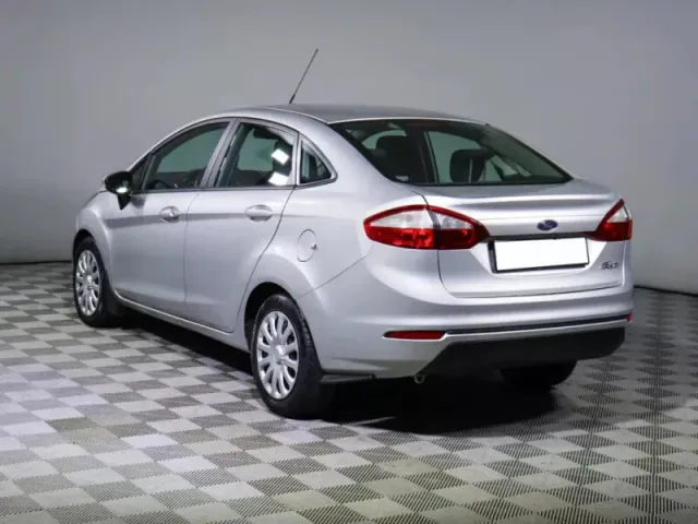 Ford Fiesta, Mk6 Рестайлинг — фото 6