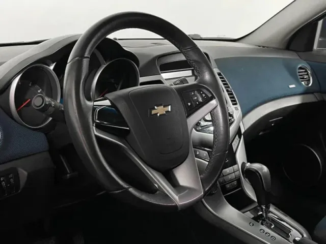 Chevrolet Cruze, I — фото 14