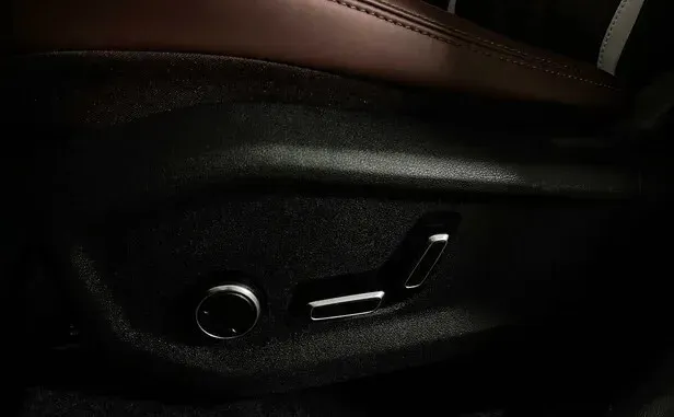 Geely Monjaro — фото 9