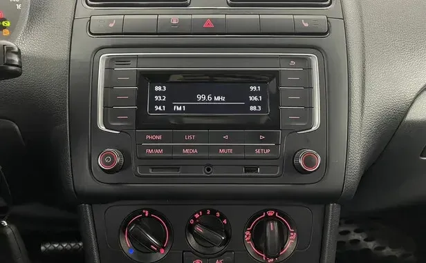 Volkswagen Polo, V Рестайлинг — фото 9