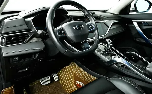 Geely Atlas Pro — фото 7