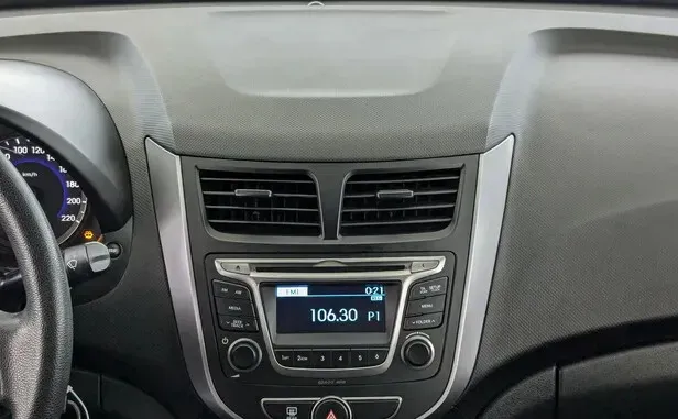 Hyundai Solaris, I Рестайлинг — фото 12