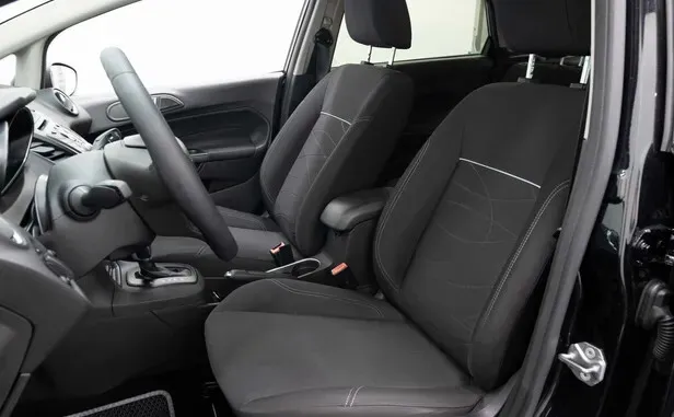 Ford Fiesta, Mk6 Рестайлинг — фото 5