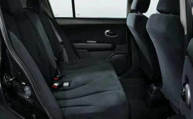 Nissan Tiida, I Рестайлинг — фото 8