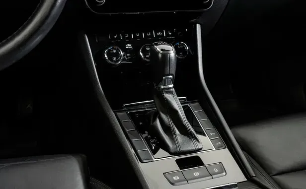 Skoda Superb, III — фото 12
