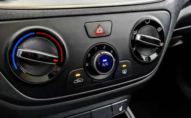 Hyundai Solaris, II Рестайлинг — фото 12