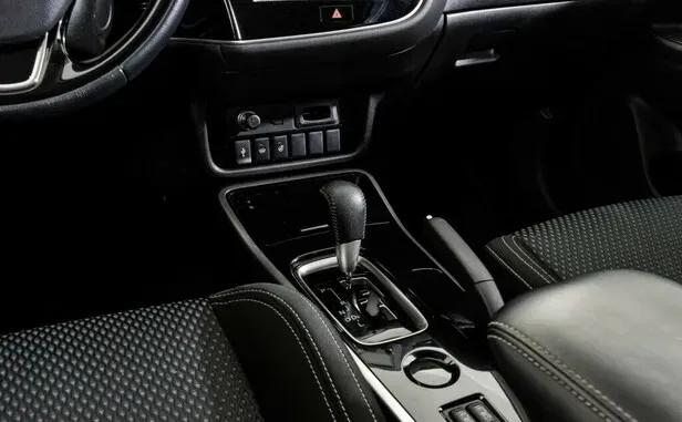 Mitsubishi Outlander, III Рестайлинг 3 — фото 11