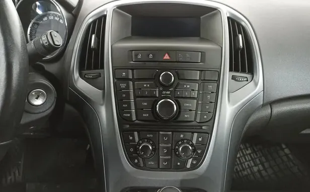Opel Astra, J Рестайлинг — фото 9