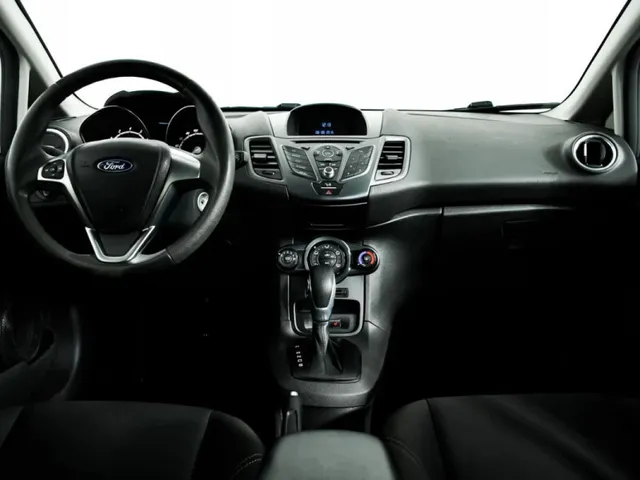 Ford Fiesta, Mk6 Рестайлинг — фото 10