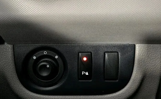 Renault Logan, II Рестайлинг — фото 10