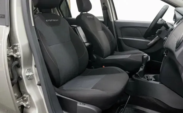 Renault Logan, II Рестайлинг — фото 6