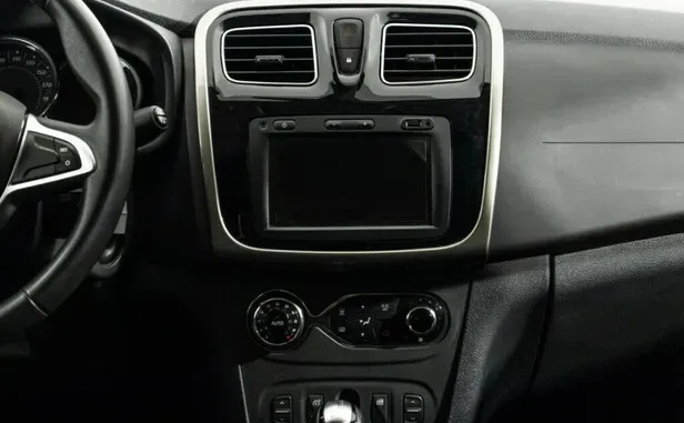 Renault Logan, II Рестайлинг — фото 6