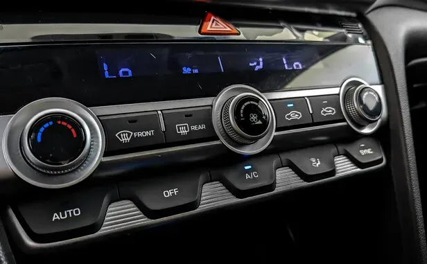 Hyundai Elantra, VI (AD) Рестайлинг — фото 11