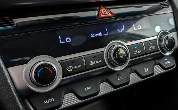 Hyundai Elantra, VI (AD) Рестайлинг — фото 8