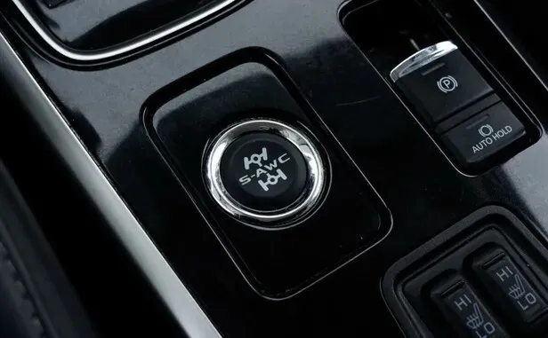 Mitsubishi Outlander, III Рестайлинг 3 — фото 10