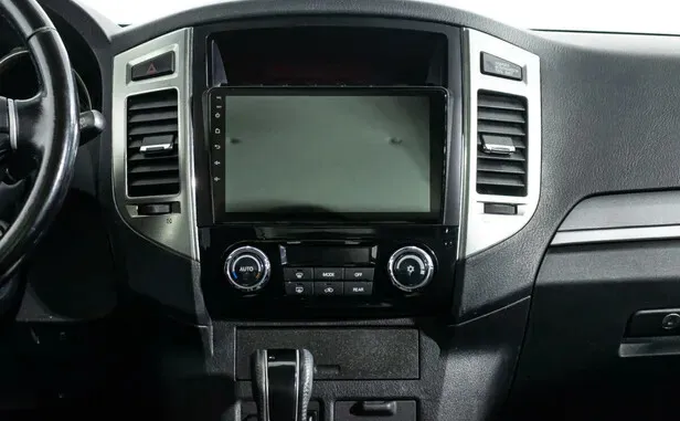 Mitsubishi Pajero, IV Рестайлинг 2 — фото 9