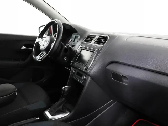 Volkswagen Polo, V Рестайлинг — фото 9