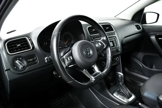Volkswagen Polo, V Рестайлинг — фото 14