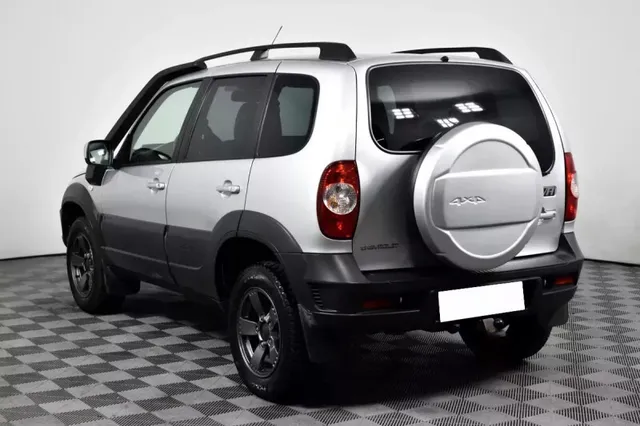 Chevrolet Niva — фото 7