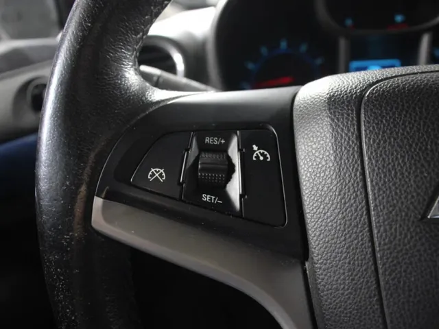 Chevrolet Orlando — фото 15